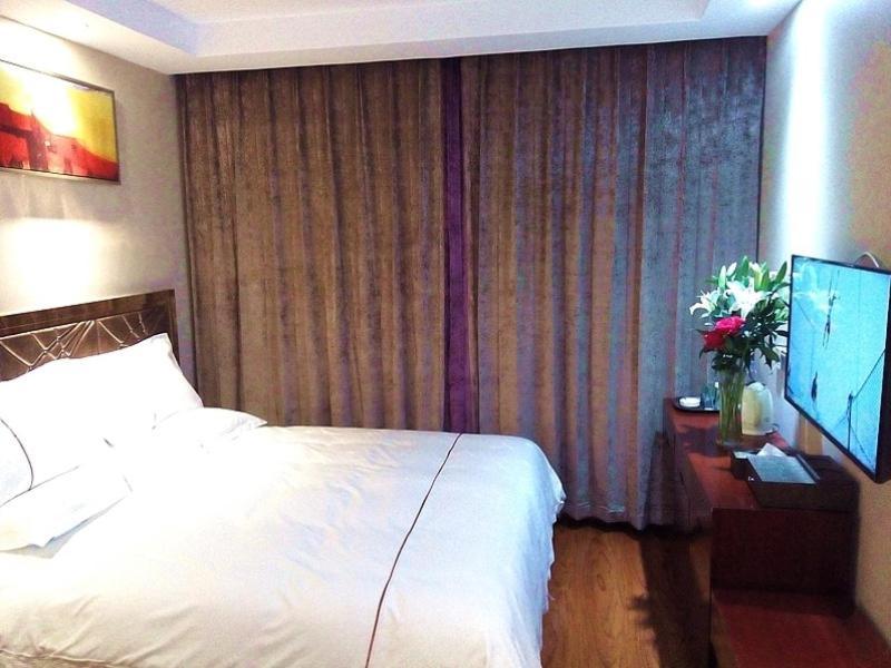 Greentree Inn Geermu Walking Street Business Hotel Golmud Екстер'єр фото