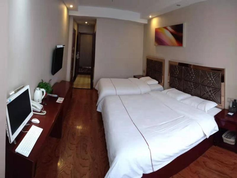 Greentree Inn Geermu Walking Street Business Hotel Golmud Екстер'єр фото