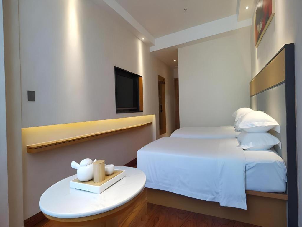 Greentree Inn Geermu Walking Street Business Hotel Golmud Екстер'єр фото
