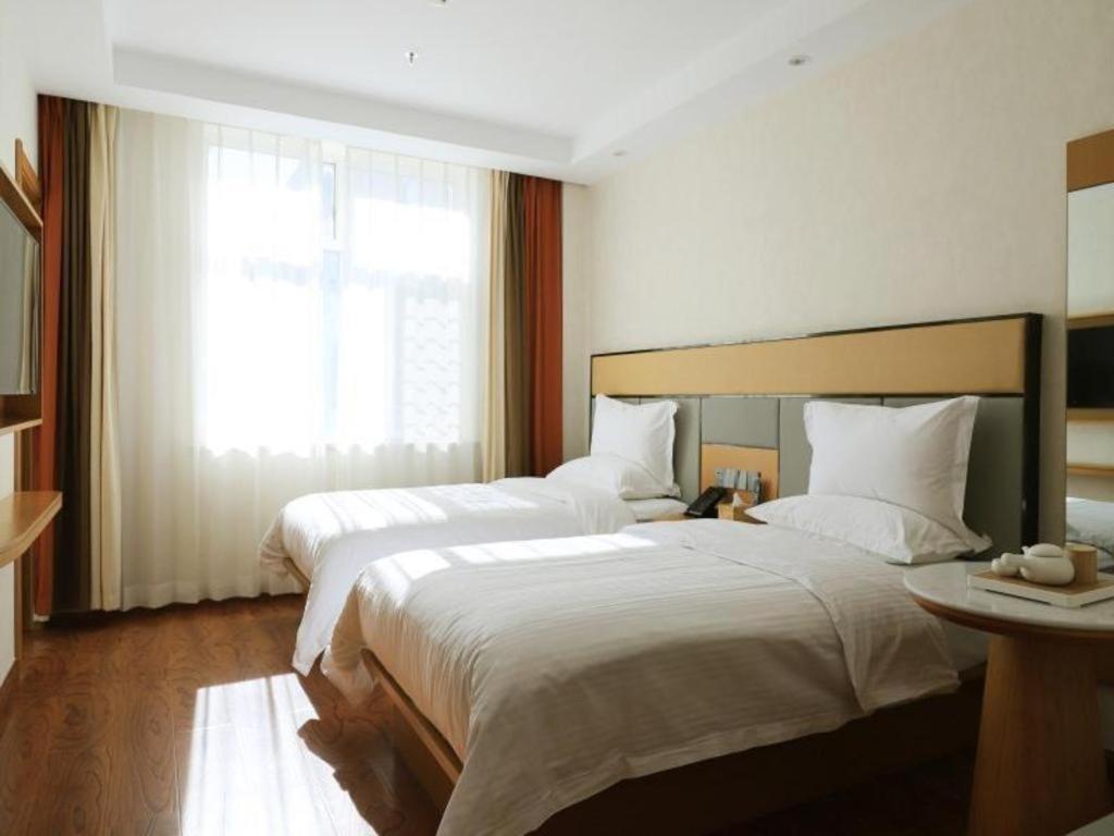 Greentree Inn Geermu Walking Street Business Hotel Golmud Екстер'єр фото