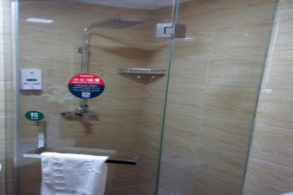 Greentree Inn Geermu Walking Street Business Hotel Golmud Екстер'єр фото