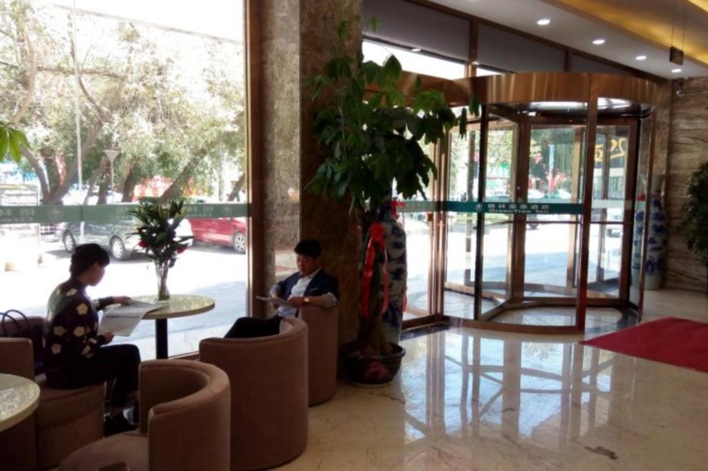 Greentree Inn Geermu Walking Street Business Hotel Golmud Екстер'єр фото