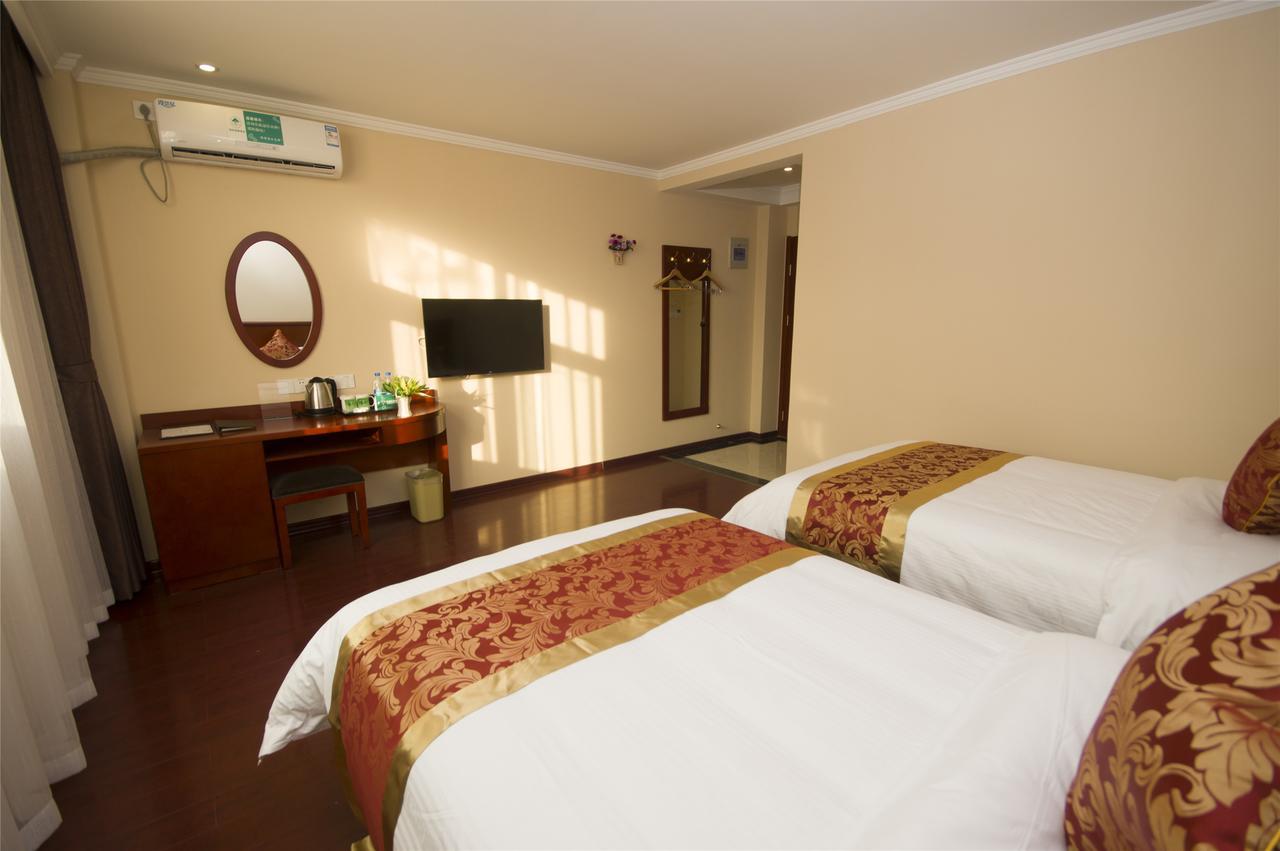 Greentree Inn Geermu Walking Street Business Hotel Golmud Екстер'єр фото