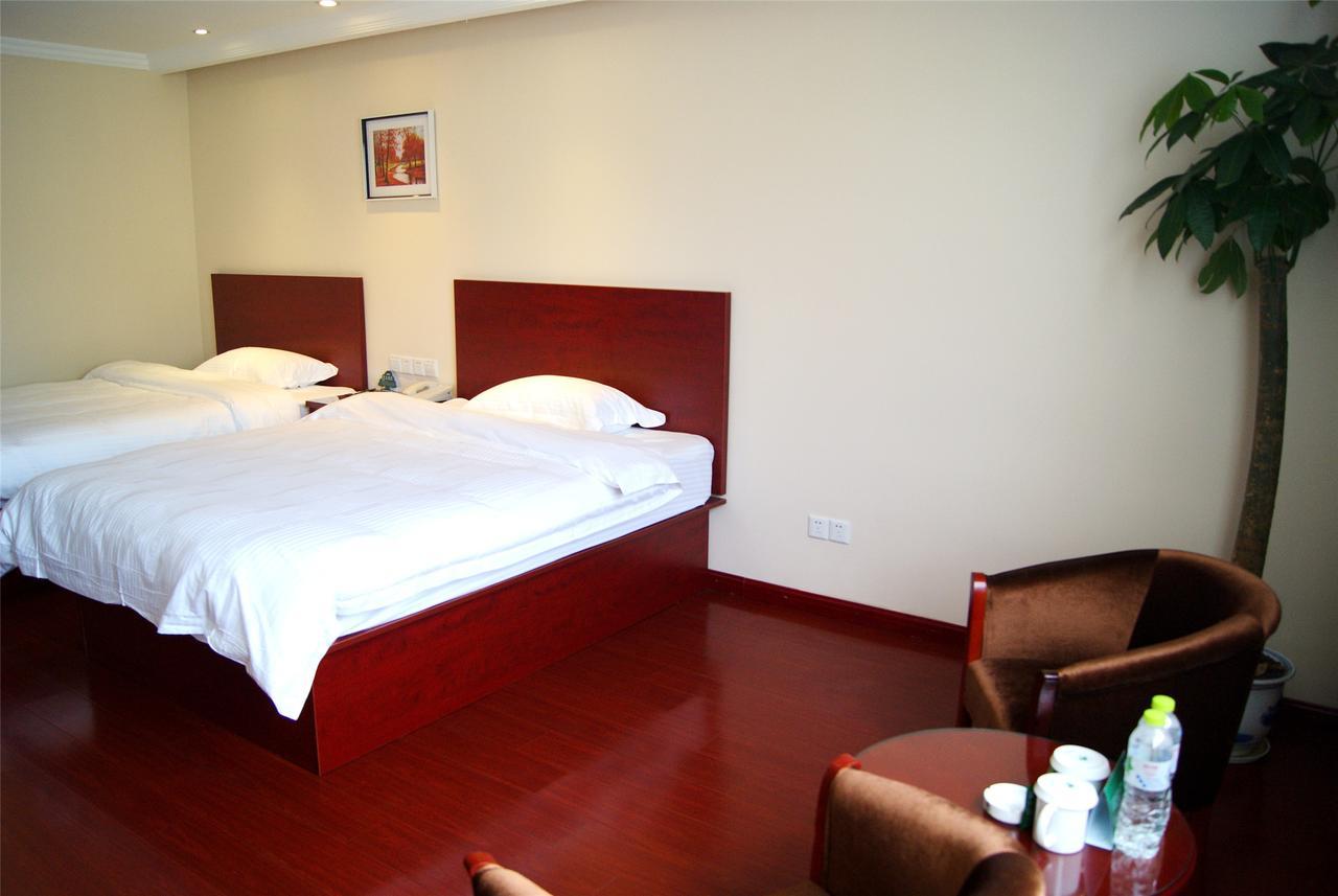 Greentree Inn Geermu Walking Street Business Hotel Golmud Екстер'єр фото