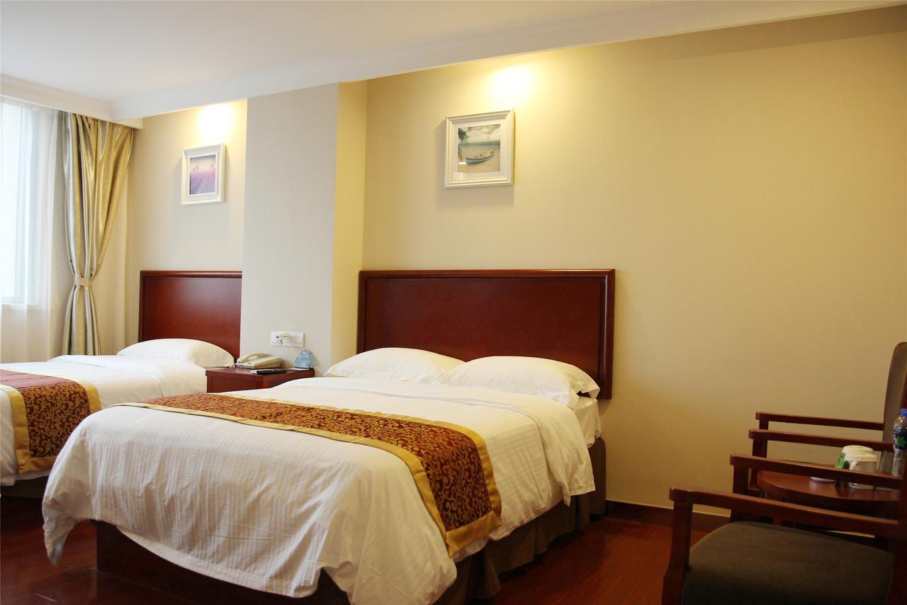Greentree Inn Geermu Walking Street Business Hotel Golmud Екстер'єр фото