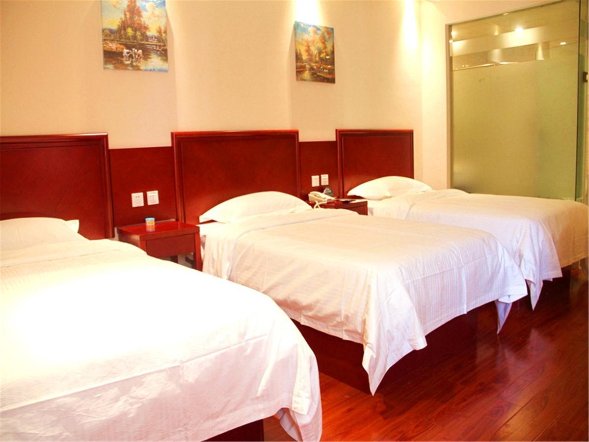 Greentree Inn Geermu Walking Street Business Hotel Golmud Екстер'єр фото